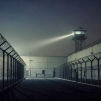 تحت ستار الحرب، نظام إيران يطلق عهداً جديداً من الإرهاب ضد السجناء السياسيين