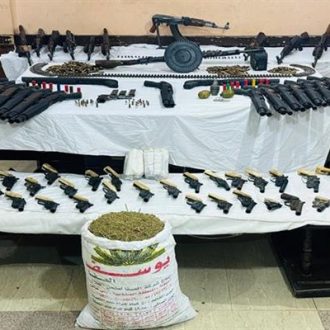 الأمن يلقي القبض على عنصر شديد الخطورة بحوزته أسلحة وسولار مهرب في أسوان