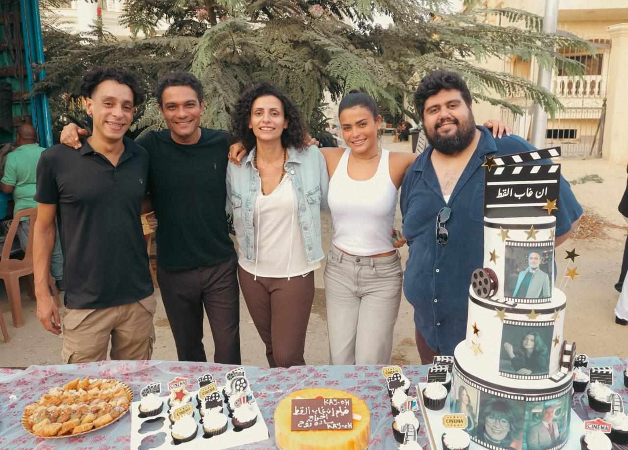 آسر ياسين يواصل تصوير فيلم إن غاب القط في تركيا