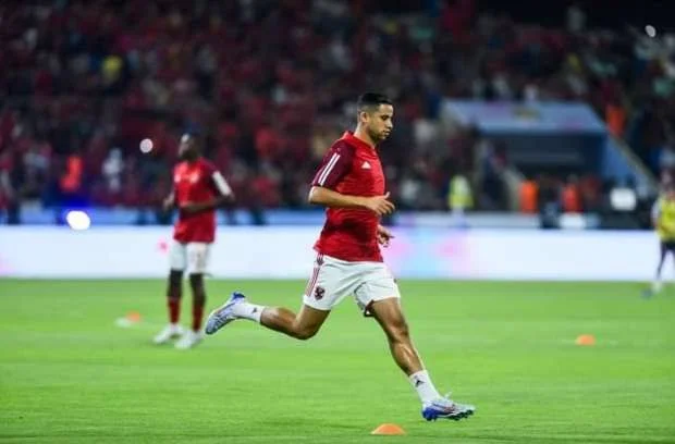 يرحب النادي الأهلي برحيل رضا سليم