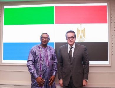 وزير الصحة يتباحث سُبل التعاون مع سفير سيراليون في القاهرة