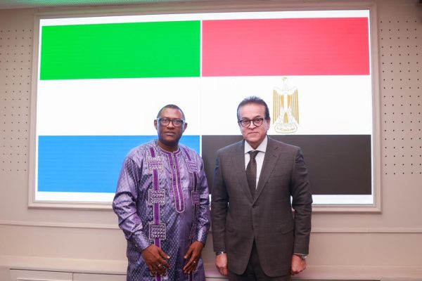 وزير الصحة يتباحث سُبل التعاون مع سفير سيراليون في القاهرة