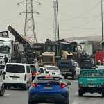 تفاصيل حادث اصطدام مجموعة من السيارات على الطريق الأوسطي