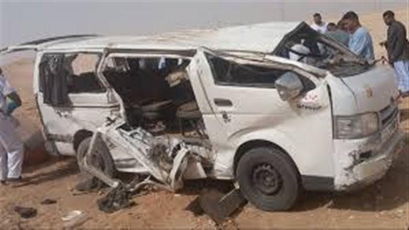 اصابة خمسة أشخاص نتيجة حادث انقلاب ميكروباص