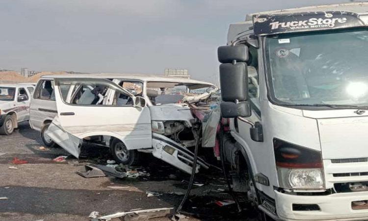 توفي شخصان نتيجة حادث سير مأسوي نجم عن تصادم بين سيارة ميكروباص وتروسيكل