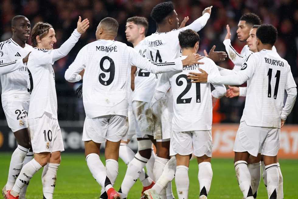 ريال مدريد يقلب الموازين ويفوز على فياريال بثنائية
