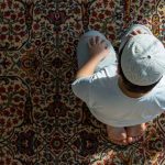 هل الرجل يحصل على أجر الجماعة عند صلاته في المنزل مع زوجته؟