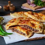 مقادير الحواوشي بالعيش البلدي