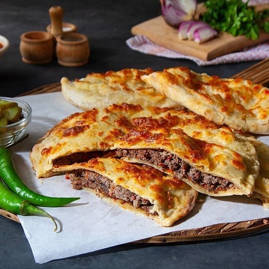 مقادير الحواوشي بالعيش البلدي