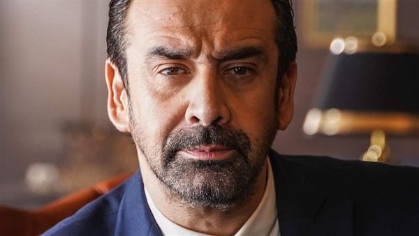 روج السيناريست أحمد حسني لفيلم "المشروع X"