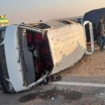 أصيب تسعة أشخاص جراء انقلاب سيارة ميكروباص على طريق القطامية