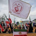 من باريس إلى طهران: دعوة لتغيير النظام الإيراني
