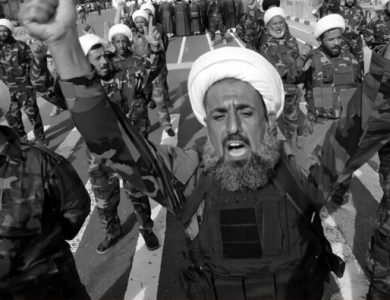 باحث عراقي لصحيفة “لوموند”: هيمنة النظام الإيراني تعجّل بانهيار العراق