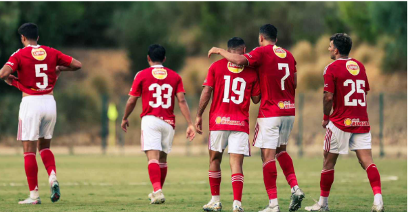 صراع الصفقات يشتعل قبل غلق القيد الصيفي.. الأهلي يتصدر المشهد بـ9 صفقات والزمالك يترقب
