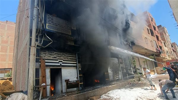السيطرة على حريق بمطعم أمام مركز شرطة ديرمواس في المنيا دون خسائر بشرية