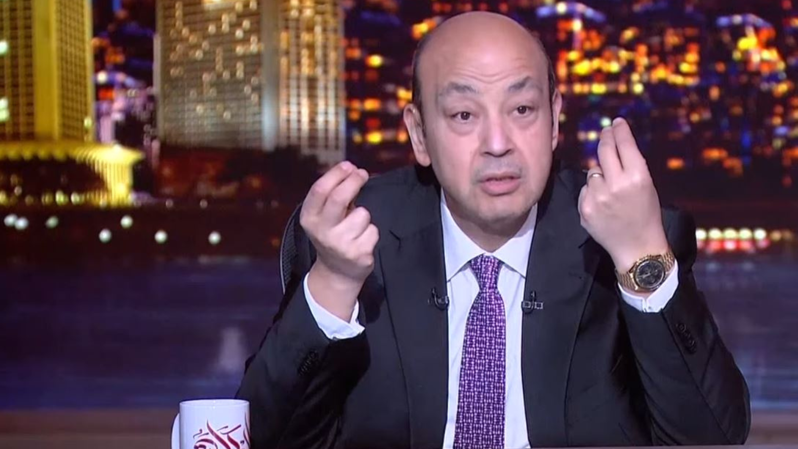 عمرو أديب يُعلن توقف برنامج "الحكاية" مؤقتًا بسبب إجازته الصيفية