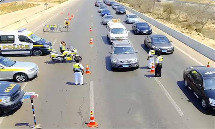 تكثيف التواجد المروري بالقاهرة والجيزة لضبط المخالفات وتسهيل الحركة
