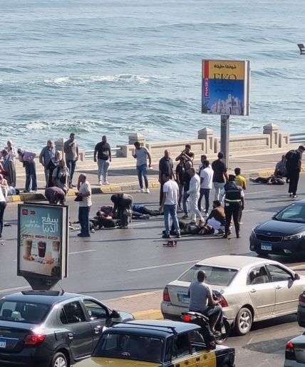 ارتفاع ضحايا حادث ميكروباص الكورنيش بالإسكندرية إلى حالتي وفاة و7 مصابين
