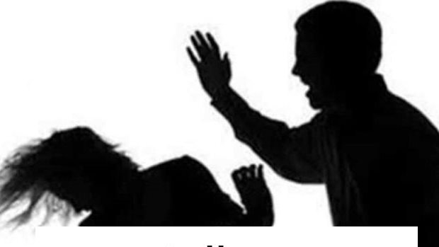زوج يقيم دعوى نشوز ضد زوجته ويتهمها بالتحايل للحصول على نفقات تجميلية
