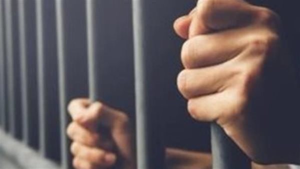 حبس عاطل 4 أيام لاتهامه بسرقة هاتف بالإكراه في القاهرة