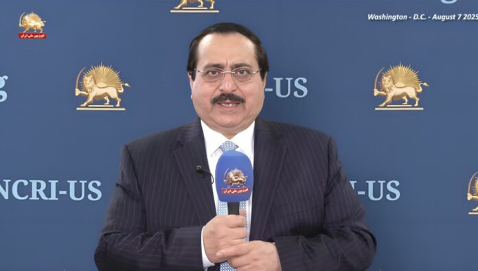 ديلي إكسبرس: المقاومة الإيرانية تكشف عن “إصدار خامنئي أمراً باغتيال دونالد ترامب” استناداً إلى وثائق مسربة