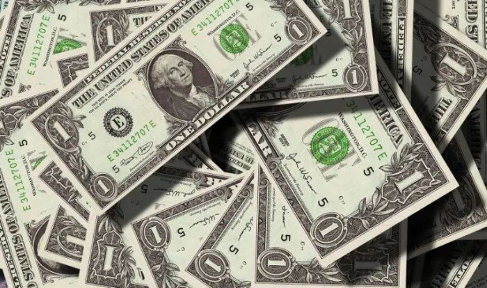 استقرار سعر الدولار مقابل الجنيه المصري في ختام تعاملات الأحد 10 أغسطس 2025