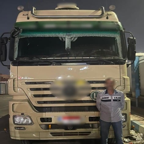 الأمن ينجح في ضبط سائق نقل متهم باختطاف شخص على الطريق الصحراوي