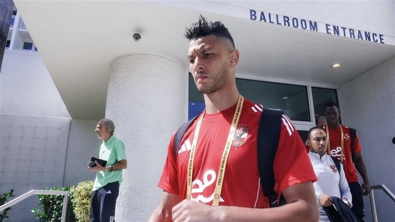 الأهلى يحسم مصير أشرف دارى بعد التعاقد مع مدرب أجنبى جديد