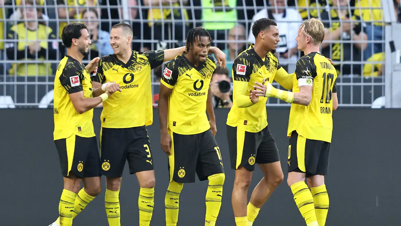 بوروسيا دورتموند يقتنص فوزًا صعبًا أمام فولفسبورج في البوندسليجا