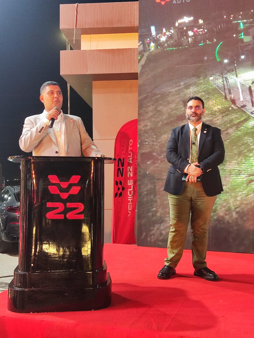 مجموعة (V22 Auto) تفتتح أحدث صالات عرضها للسيارات الفاخرة بالشيخ زايد