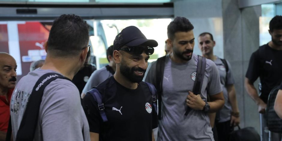 كواليس سفر منتخب مصر إلى المغرب لمواجهة جيبوتي.. “لوك” النظارات السوداء يلفت الأنظار