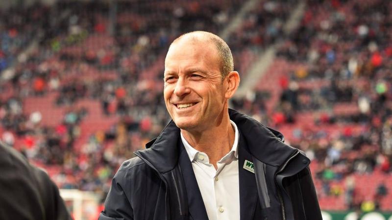الأهلي يعلن التعاقد رسميًا مع الدنماركي ياس سوروب مديرًا فنيًا لمدة عامين ونصف