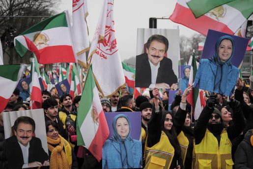 روبرت جوزف ومظاهرات في باريس