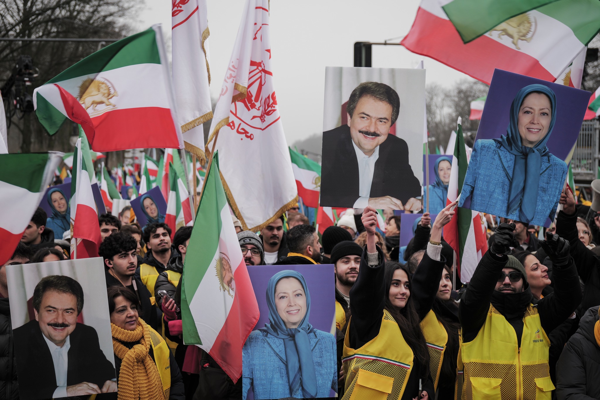 روبرت جوزف ومظاهرات في باريس