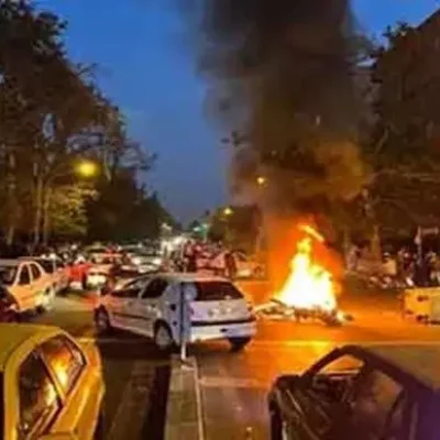 إيران على أعتاب الثورة، كيف سيسقط النظام الحاكم في إيران؟
